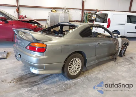 2000 Nissan Silvia z USA, uszkodzony, nr VIN 023512
